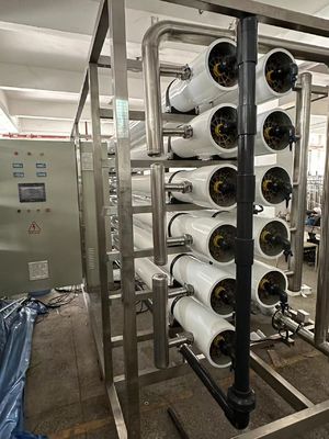 Bom preço 5 Etapas de Tratamento de Água Sistema RO Industrial Com Taxa de Recuperação de 50% a 65% on-line