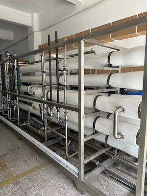 Bom preço Sistema de osmose reversa personalizado de capacidade de 500-1000 M3/dia, fabricado em SS304/PVC on-line