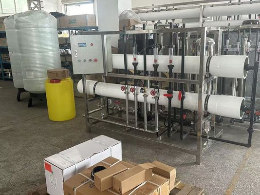 Bom preço Sistema de osmose reversa comercial de aço inoxidável / PVC de 5000 ppm para água municipal ou de poço on-line