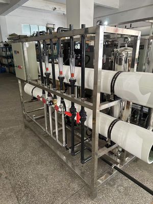 Bom preço CRS-15 Sistema RO de aço inoxidável Sistema de filtragem de água de 5 a 7 estágios para água municipal ou de poço on-line