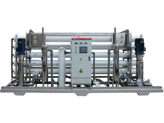 Bom preço 150-300 Psi Pressão nominal RO Sistema de água salobra com ultrafiltração/filtro de mídia de pré-tratamento on-line